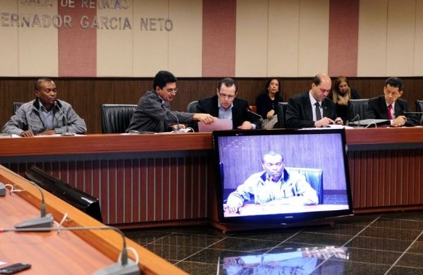 Silval Barbosa e Sguas Moraes reunidos com o Sintep, no Salo Garcia Neto, em 25 de julho: expectativa era de que a atu