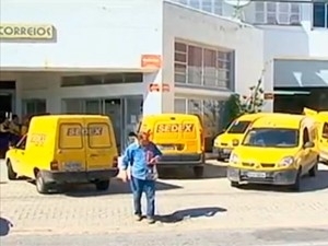 Funcionrios dos Correios esto em greve em todo pas