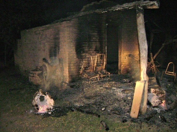 Casa de retireiro foi queimada em Luciara em conflito por terras da Unio