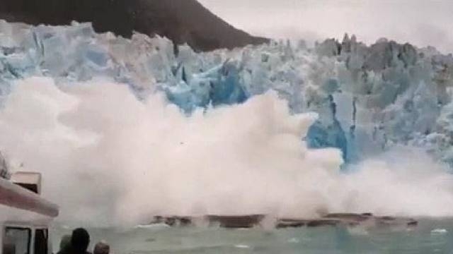 A geleira deixou os turistas em pnico