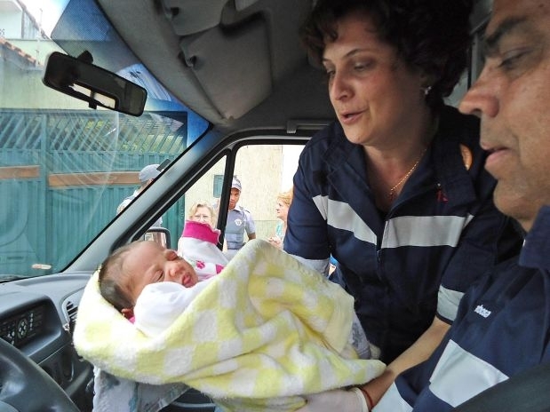 Funcionrios do Samu resgatam menina abandonada em Piracicaba