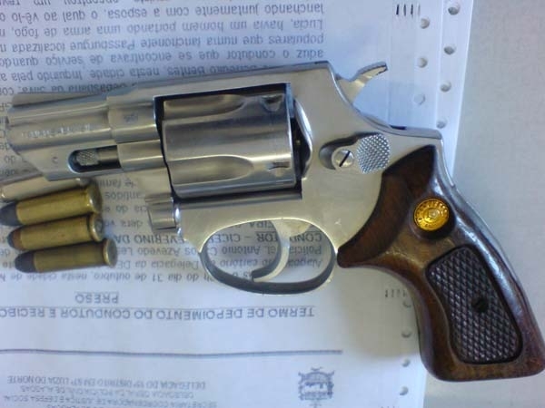 Ireneu foi preso e teve a arma apreendida