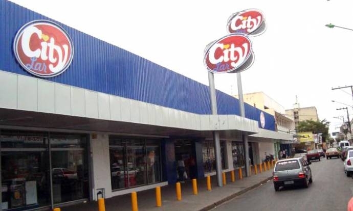 Lojas da City Lar, com a da Rua 13 de Junho, tm sido alvo dos assaltantes