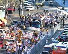 Funcionrios j haviam suspendido paralisaes, mas retomaram greve por conta da falta de acordo