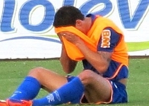 Thiago Neves treinou com bola nesta segunda