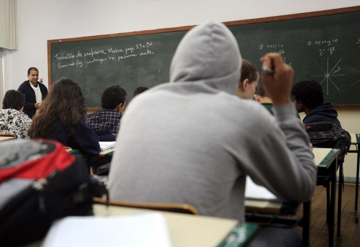Alunos em aula no Insituto Estadual de Educao, na Capital