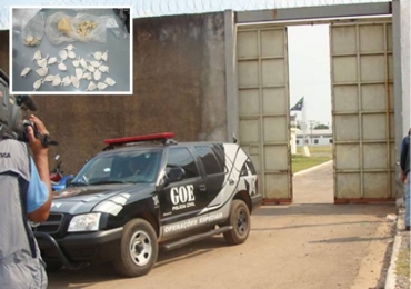 Constantemente, os agentes encontram drogas no interior da Cadeia Pblica do Carumb 