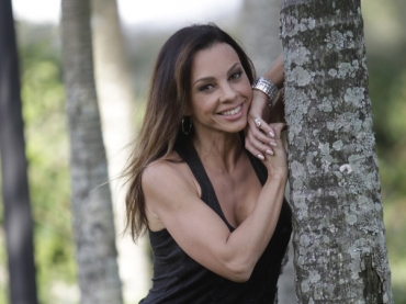 Carla Marins: aos 43 anos com a mesma carinha do incio de carreira