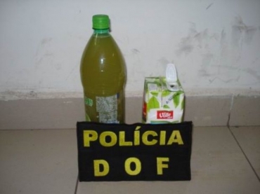 Suspeitos presos em nibus intermunicipal alegaram que o entorpecente seria 