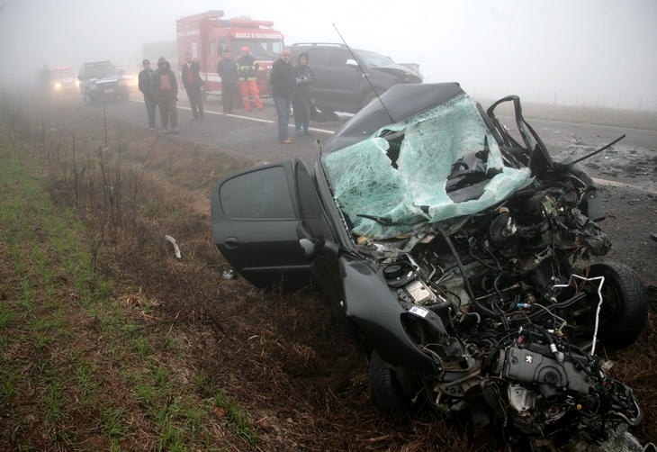 Carolina Belles Monteiro trafegava no sentido Santa Maria-Itaara quando chocou-se com caminhonete