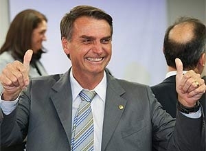 Jair Bolsonaro comemora o arquivamento do processo