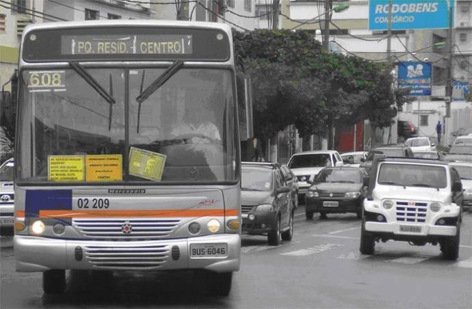 Advogado das empresas de nibus diz que dvida deve entrar em execuo, mas que municpio deve pagar