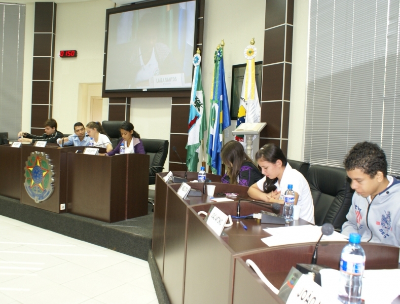 Quinze matrias tramitaram na 6 sesso ordinria da Cmara do Estudante