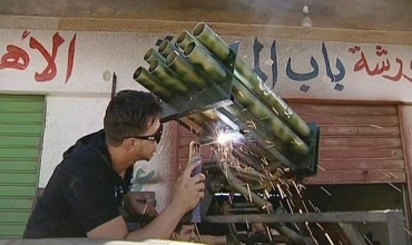 Uma oficina que conserta exaustores em Brega agora est sendo usada para restaurar armas danificadas