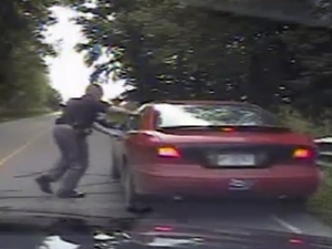 Crian�a foi parada por policiais