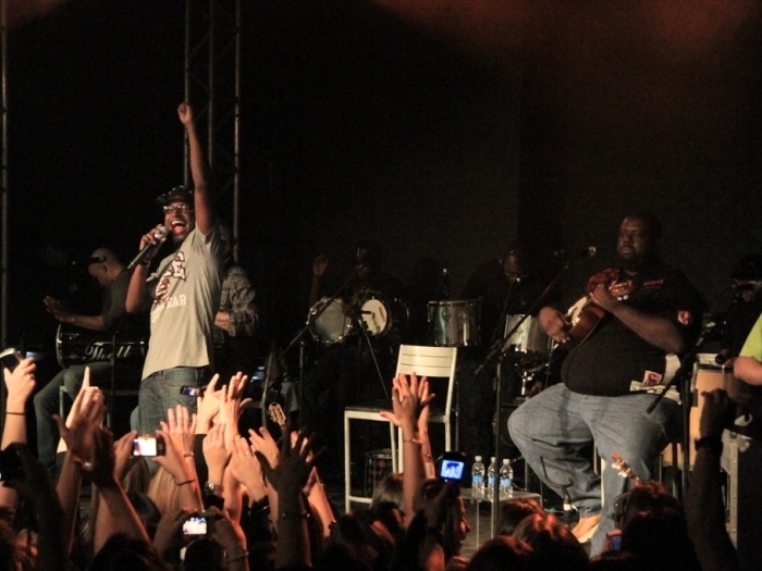 Liderado por Thiaguinho, o grupo de pagode Exaltasamba levou a temporada do Pagode do Exalta ao Espao ria, em So Paul