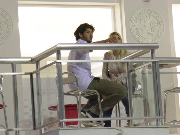 Alexandre Pato e a namorada Brbara Berlusconi na quadra do Salgueiro