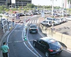 Unidades da Capital argumentam que lei  inconstitucional e que vo recorrer da nova regra municipal