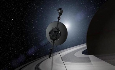 As sondas, lan�adas em 1977, est�o a mais de 14 bilh�es de km da Terra, perto do limite do Sistema Solar 