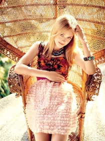 Dakota foi l�der de torcida e rainha do baile de formatura do col�gio