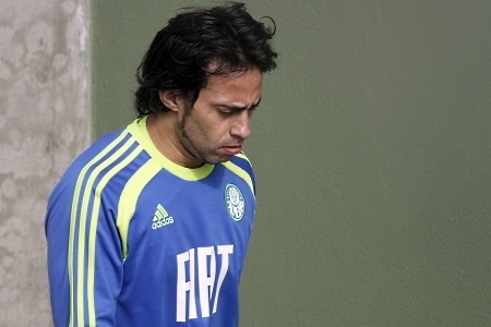 Valdivia passa por ano infernal e pode deixar Verdo