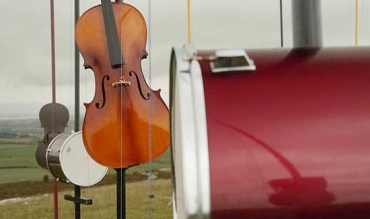 Compositor usou imagens de sat�lite e estudos de meteorologia para posicionar melhor cada instrumento 