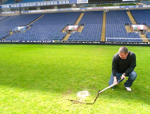 Eddie Maxwell comprova atravs de fotos que a marca  verdadeira