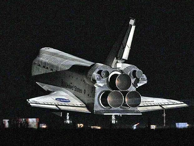 Endeavour, pouco aps aterrissar no Centro Espacial Kennedy, em Cabo Canaveral.