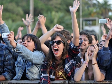 As meninas n�o aguentaram e soltaram a garganta