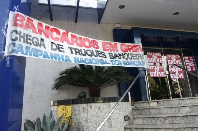 Trabalhadores optaram pela greve nesta quinta-feira (19), durante assembleia geral da categoria