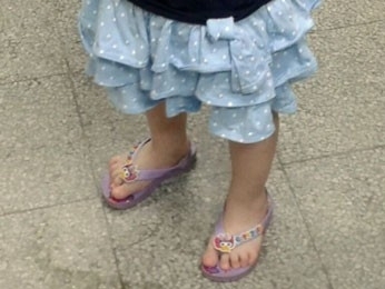 Menina ser levada para o Conselho Tutelar de Jaboato dos Guararapes