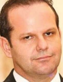 O empresrio Valdinei Mauro de Souza escapou sem ferimentos