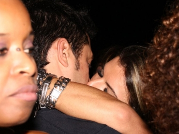 Mirella beija Cear�