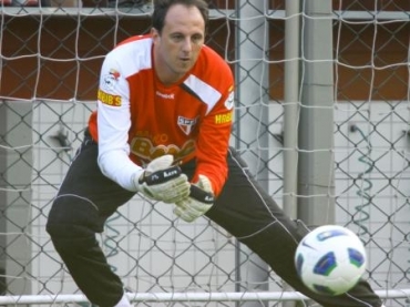 Capito trabalhou exaustivamente e no mostrou sinais de dor