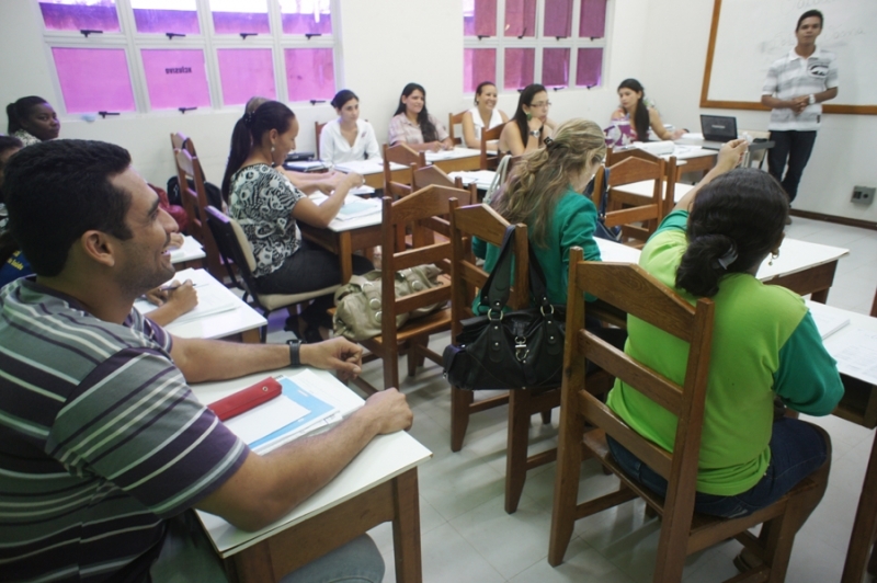 Profissionais da sade recebem capacitao de vacina em Diamantino