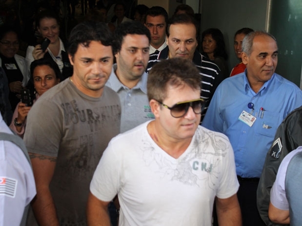 O cantor se envolveu em um acidente de helicptero na segunda (2)