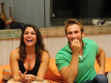 O que rolou debaixo dos edredons? 