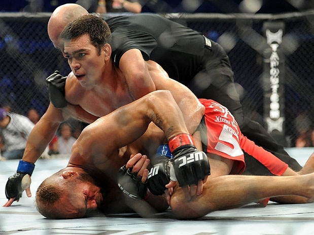 Lyoto Machida nocauteou Randy Couture no segundo round em Toronto