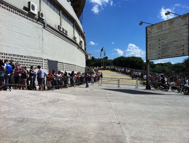 Torcedor sofre no estdio do Morumbi neste sbado