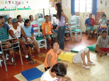  Alunos da APAE interagiram durante as apresentaes da Semana Literria 
