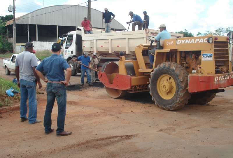 Prefeito Juviano Lincoln cumpre a promessa de melhorar as ruas e avenidas do municpio aps o perodo chuvoso
