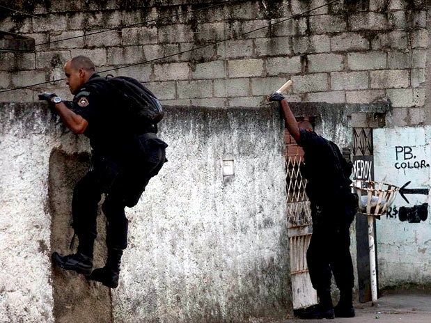 Cerca de 120 agentes participaram da ao