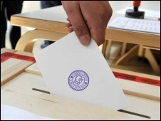 Vota��o de partido anti-imigra��o finand�s reflete tend�ncia