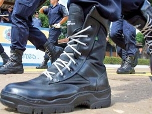 Policiais militares fecham cerco e conseguem prender assaltantes; duas motos foram apreendidas