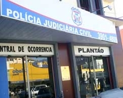 Segundo testemunhas, menor de 17 anos era lder do grupo. Quatro foram flagrados na celebrao