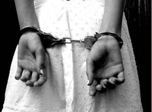 O delegado plantonista entendeu que no houve caracterizao de furto e ela foi libertada