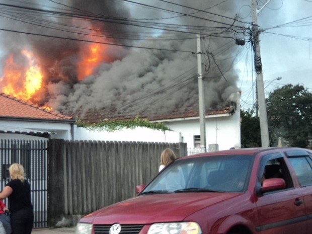 Casa  pegou fogo na Rua Itajub
