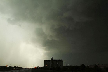 Tempestade atinge Tulsa, em Oklahoma; ao menos nove morreram na regio central dos EUA