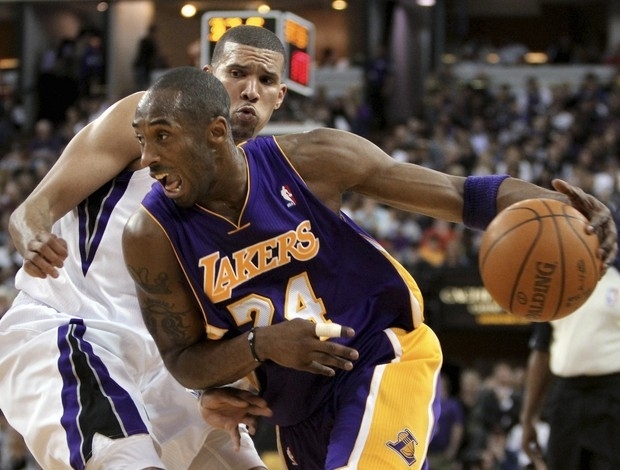 Kobe Mais uma vez, Kobe Bryant fez a diferena e comandou a vitria dos Lakers