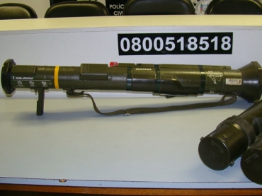 Arma de guerra estava em poder de traficantes, segundo a Pol�cia Civil